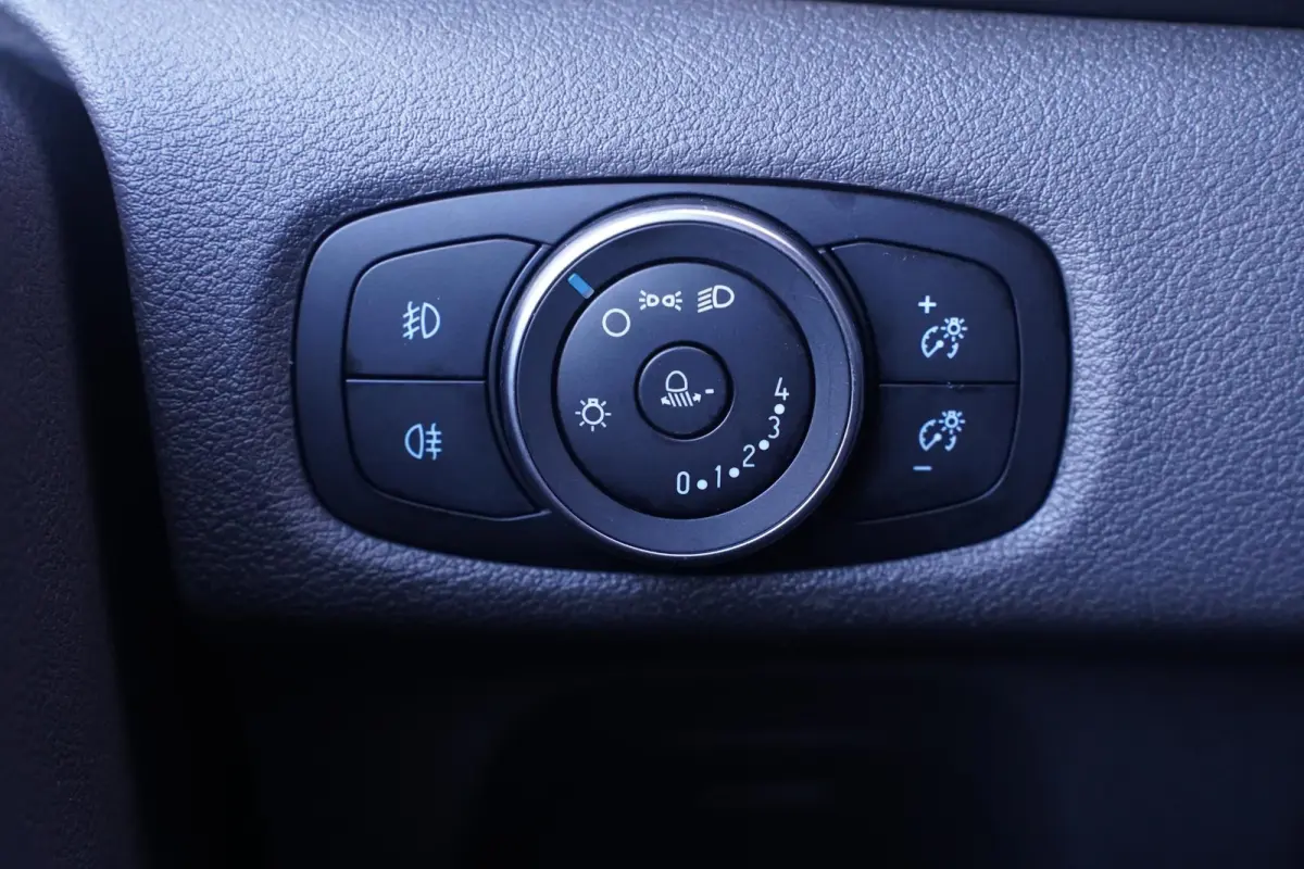 2.0 TDCI 130 pk L2 Dubbel Cabine 5-Zits Trend Airco, Cruise Control, Opbergkast Laadruimte, PDC V+A