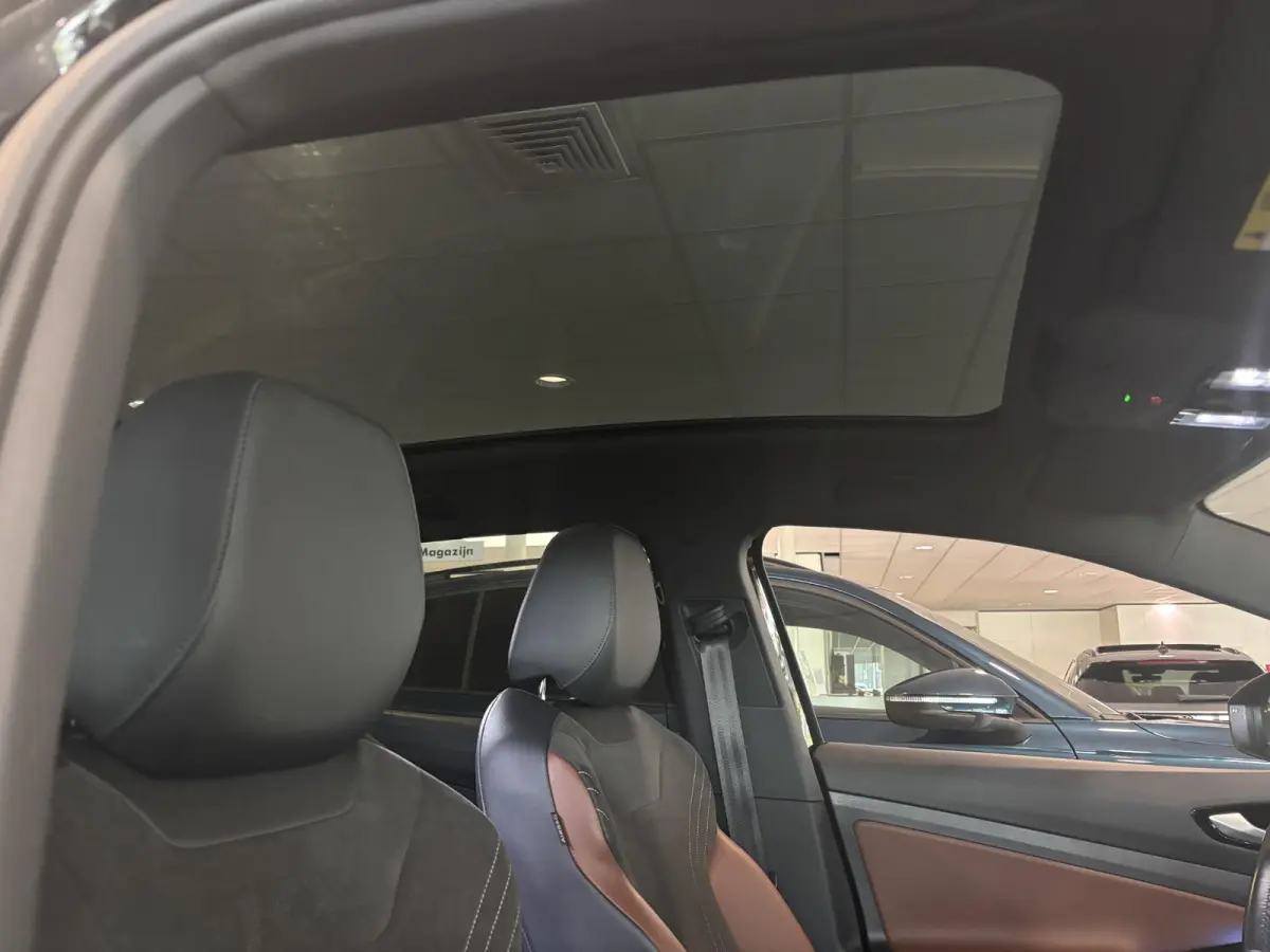 Pro Style 77 kWh 204pk (Panoramadak,Navi,Acc)