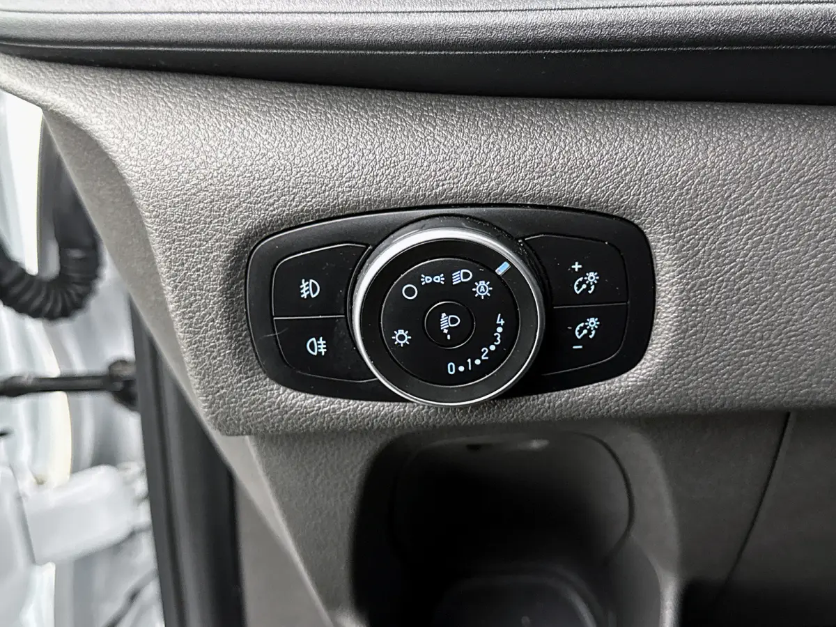 300 2.0 TDCI L2H1 Navigatie Automaat Sync Carplay Cruise control Camera