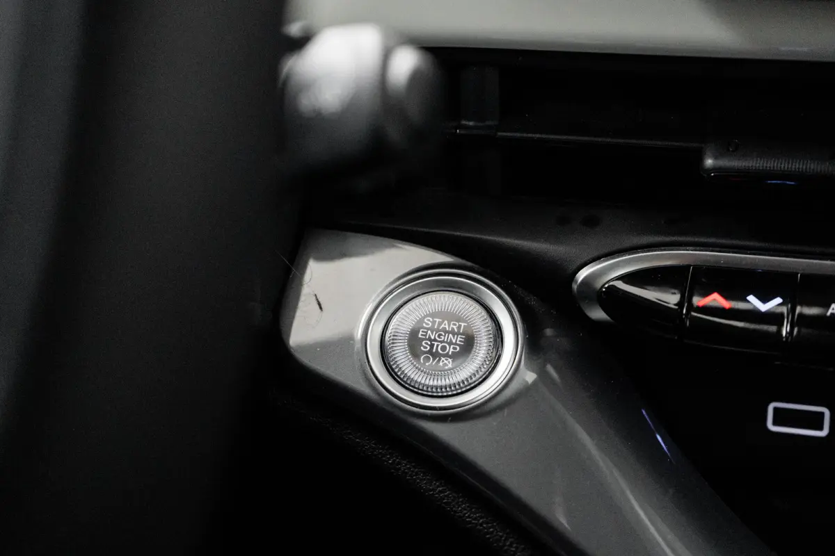 Icon GROTE ACCU! | Carplay | Clima | Cruise | Lichtmetaal | | 6 Luidspreker | Aandrijfslipregeling (ASR) | Aansluiting (12V-aansluiting) in Bagage-/laadruimte