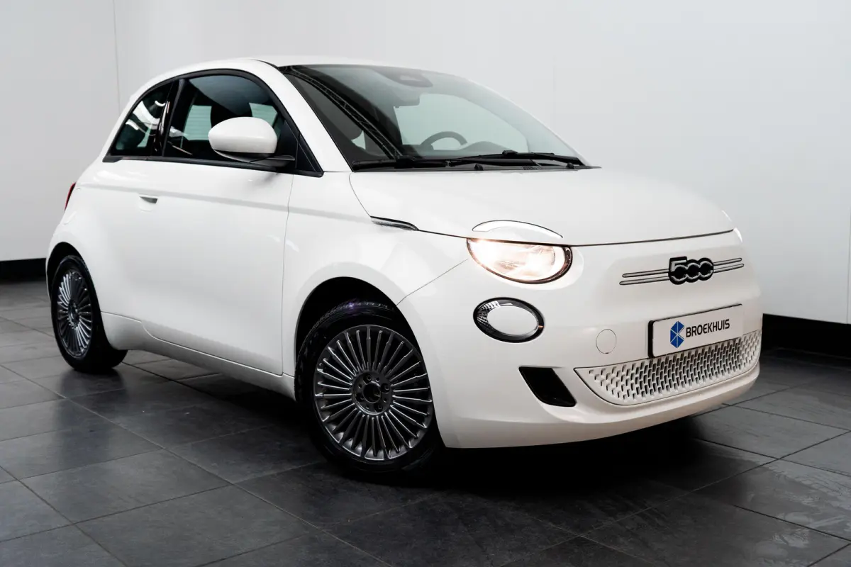 Icon GROTE ACCU! | Carplay | Clima | Cruise | Lichtmetaal | | 6 Luidspreker | Aandrijfslipregeling (ASR) | Aansluiting (12V-aansluiting) in Bagage-/laadruimte
