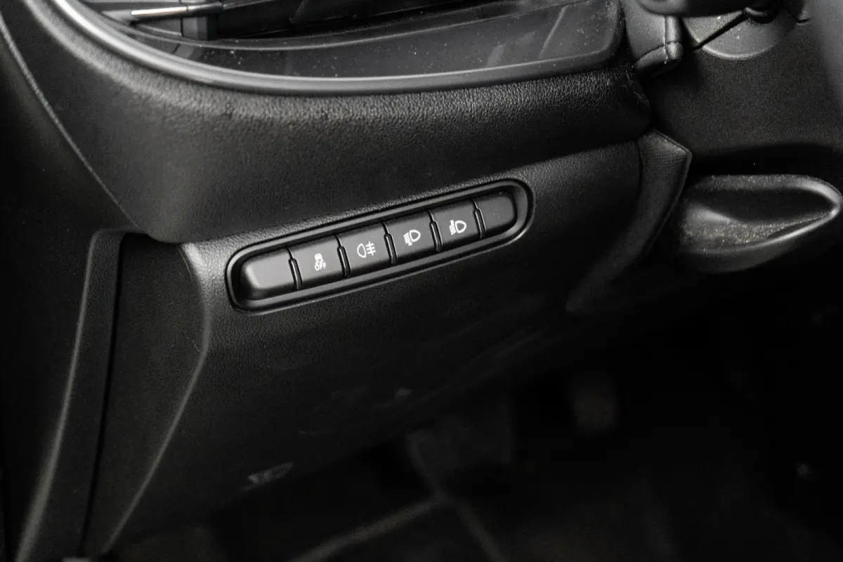 Icon GROTE ACCU! | Carplay | Clima | Cruise | Lichtmetaal | | 6 Luidspreker | Aandrijfslipregeling (ASR) | Aansluiting (12V-aansluiting) in Bagage-/laadruimte