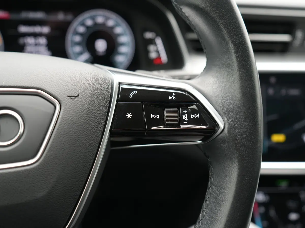 50 TFSI e Quattro PHEV 300pk Dealer O.H | Head Up | Bang & Olufsen Audio | Cruise Control | Sportstoelen Verwarmd | Apple Carplay | Navigatie | Virtual | DAB | 18"L.M |