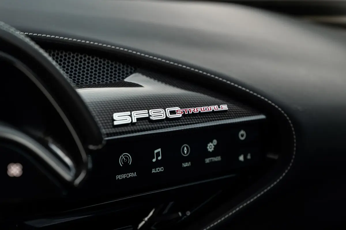 4.0 V8 | Assetto Fiorano | Carbon | Carplay | JBL | FULL PPF |