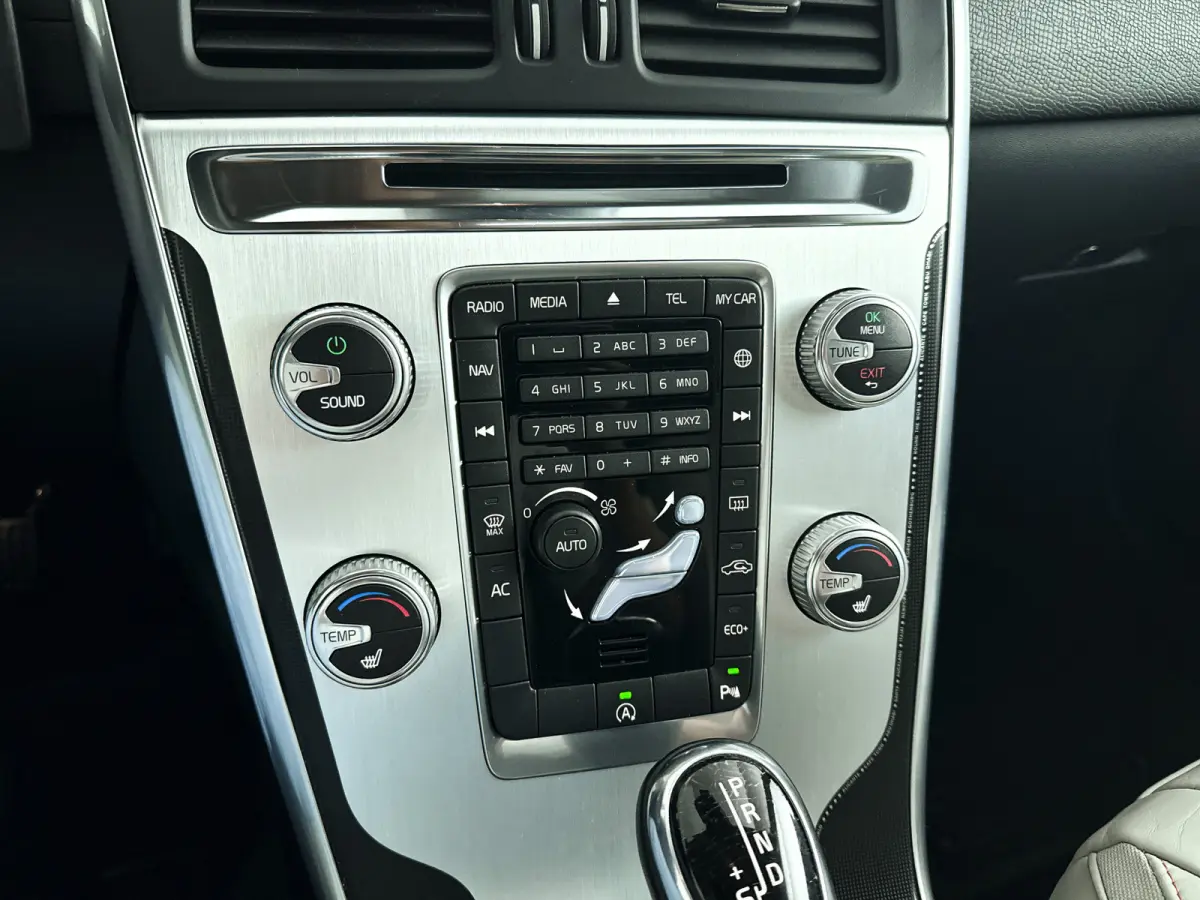 2.0 T5 FWD Ocean Race | Panoramadak | Park assist | Harman Kardon | Stoelverwarming