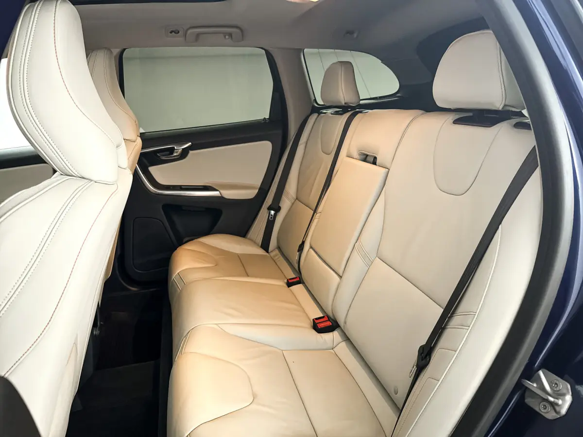 2.0 T5 FWD Ocean Race | Panoramadak | Park assist | Harman Kardon | Stoelverwarming