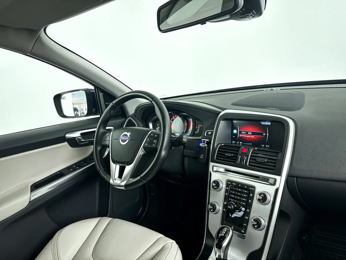 2.0 T5 FWD Ocean Race | Panoramadak | Park assist | Harman Kardon | Stoelverwarming
