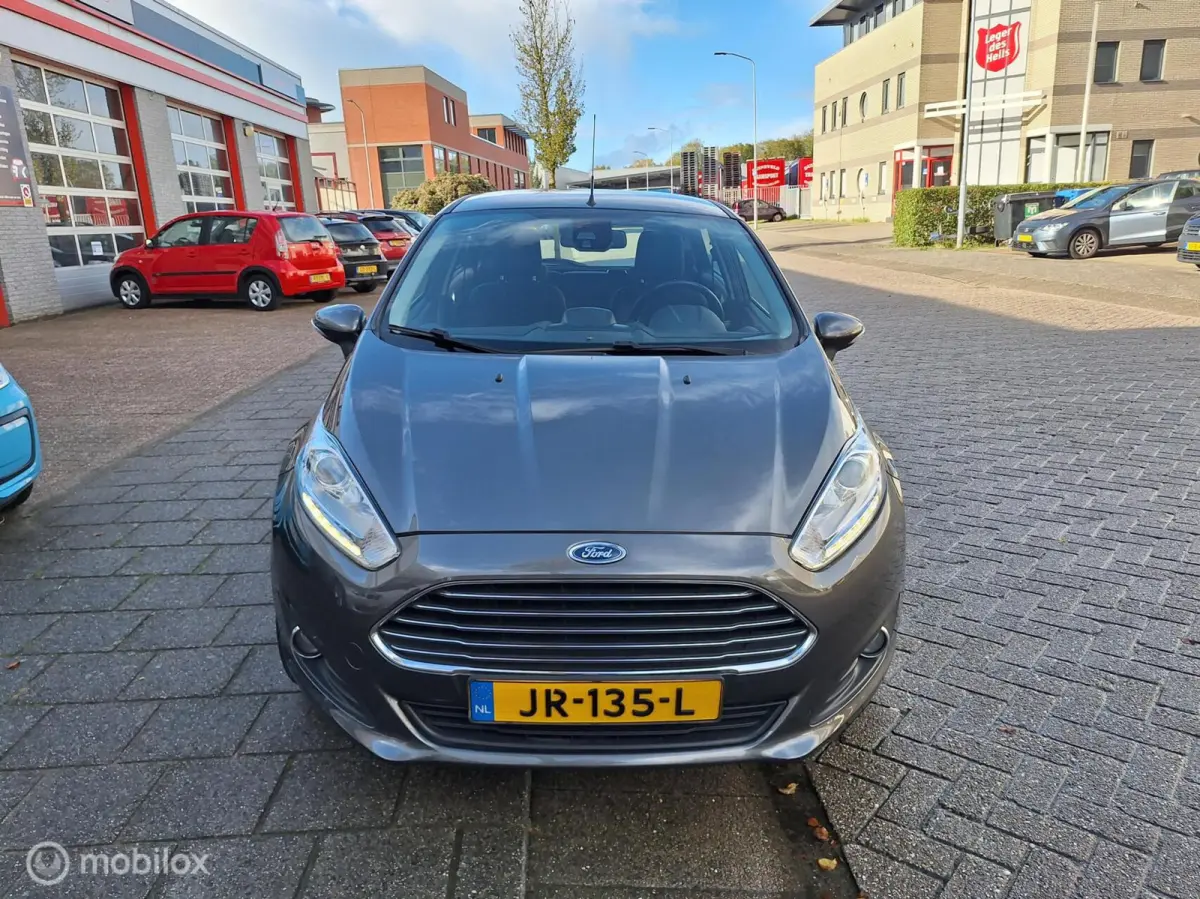 1.0 ECOBOOST TITANIUM • Cruise Control •