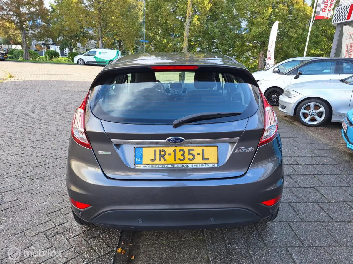1.0 ECOBOOST TITANIUM • Cruise Control •