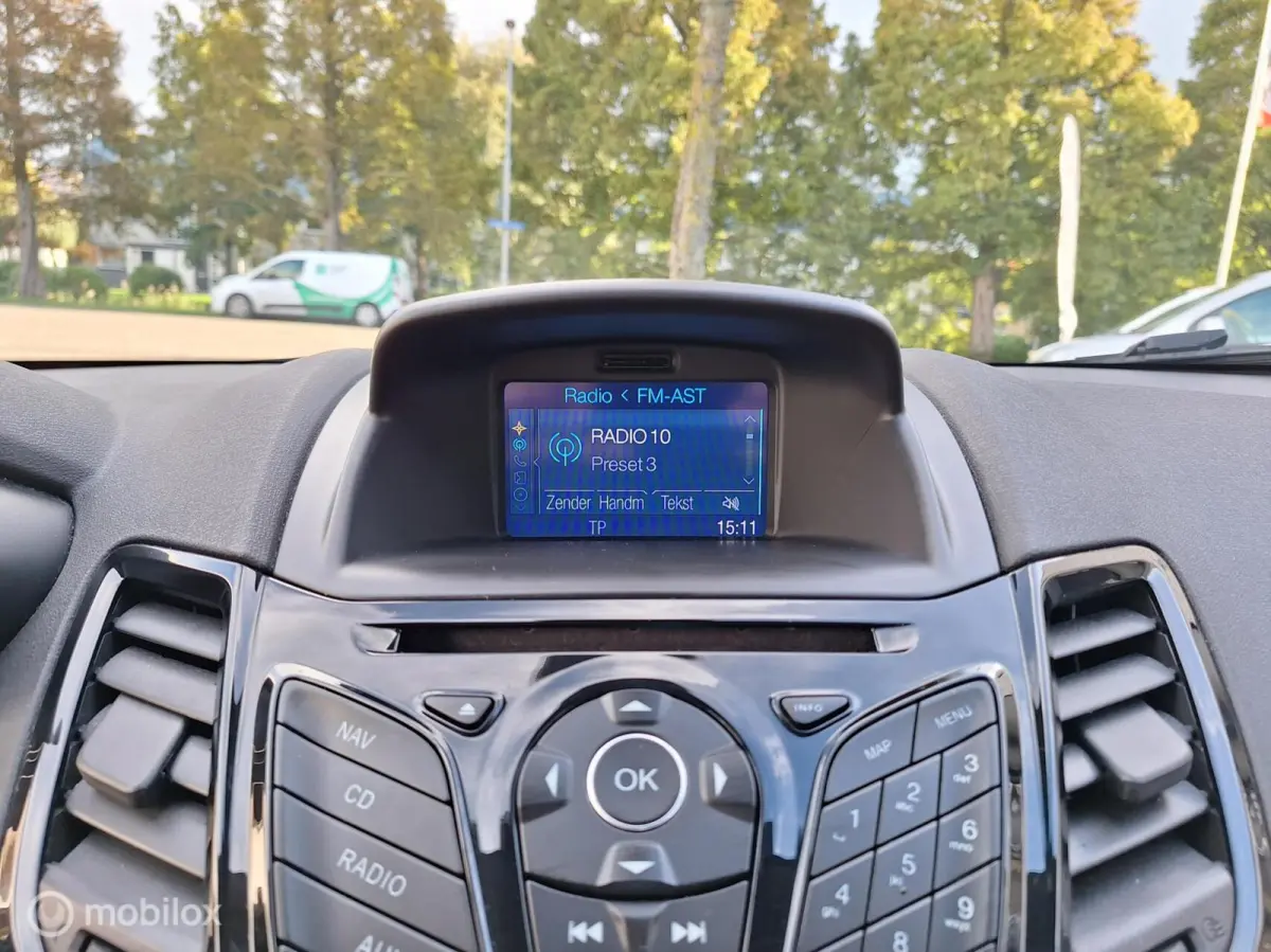 1.0 ECOBOOST TITANIUM • Cruise Control •