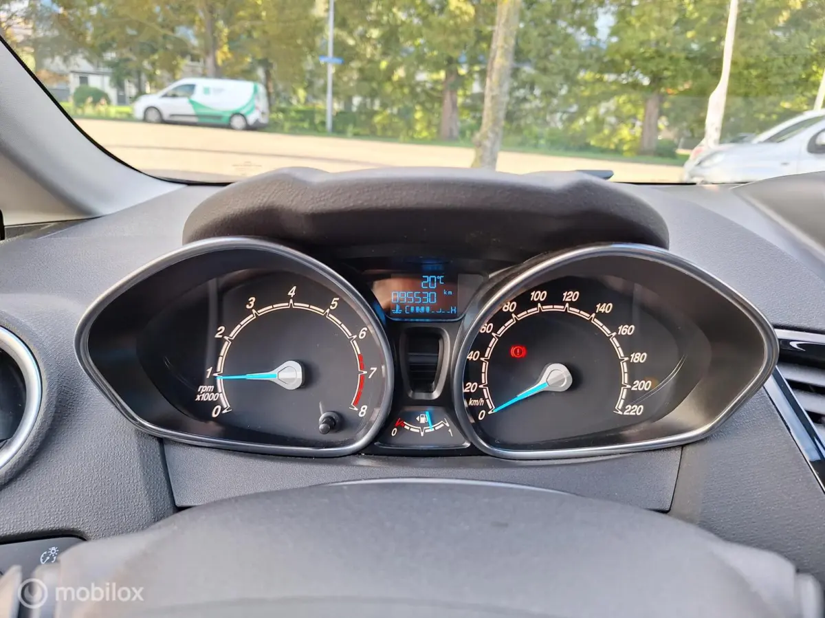 1.0 ECOBOOST TITANIUM • Cruise Control •