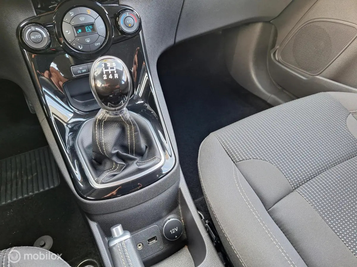 1.0 ECOBOOST TITANIUM • Cruise Control •