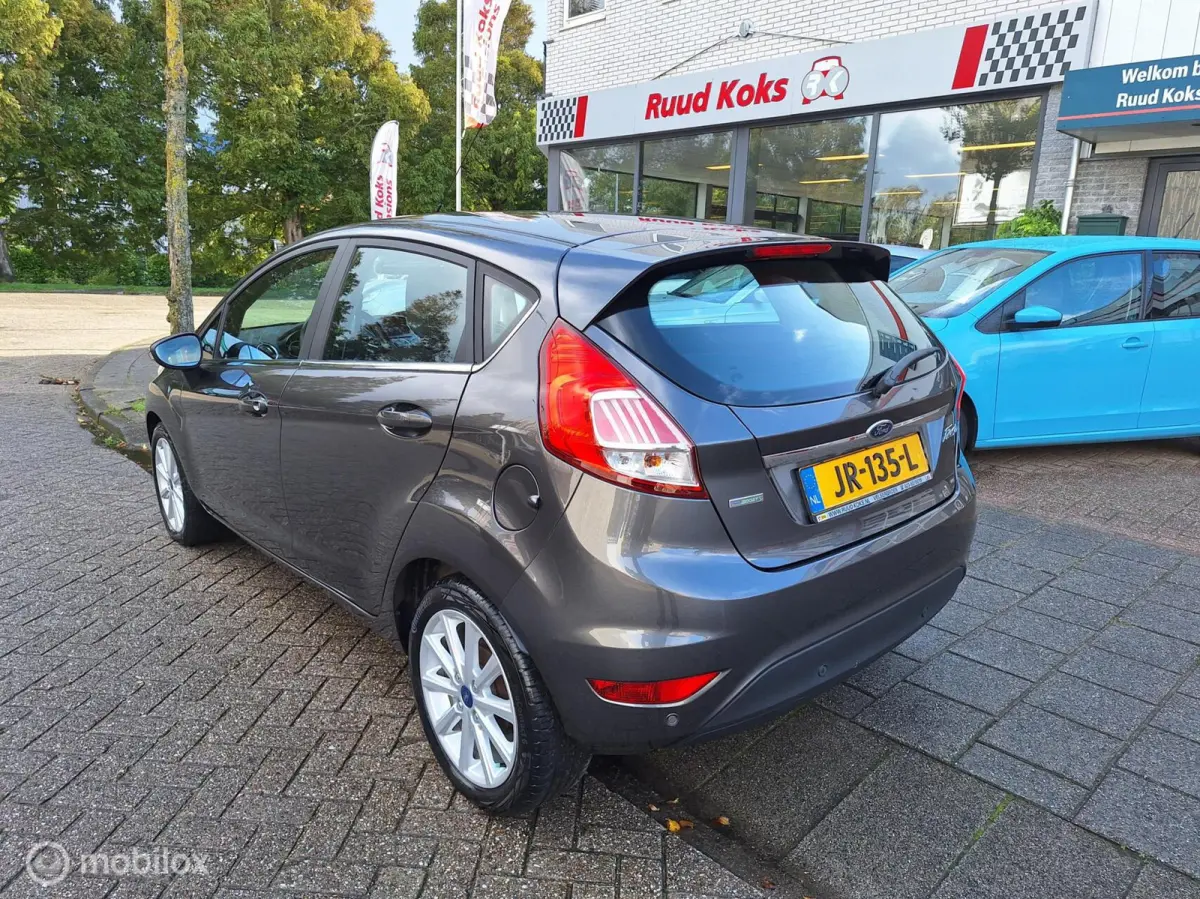 1.0 ECOBOOST TITANIUM • Cruise Control •