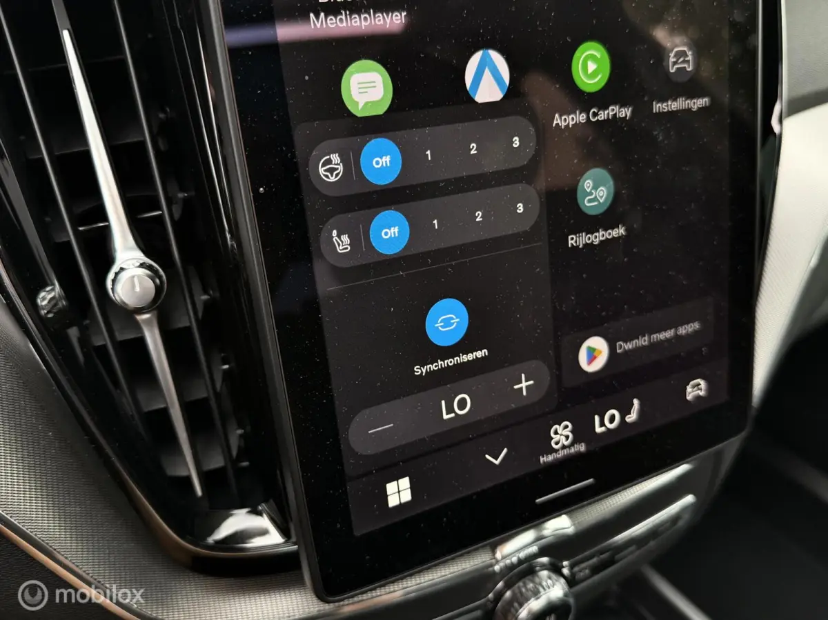 2.0 T8 Plug-in hybrid AWD Ultra Black Pano