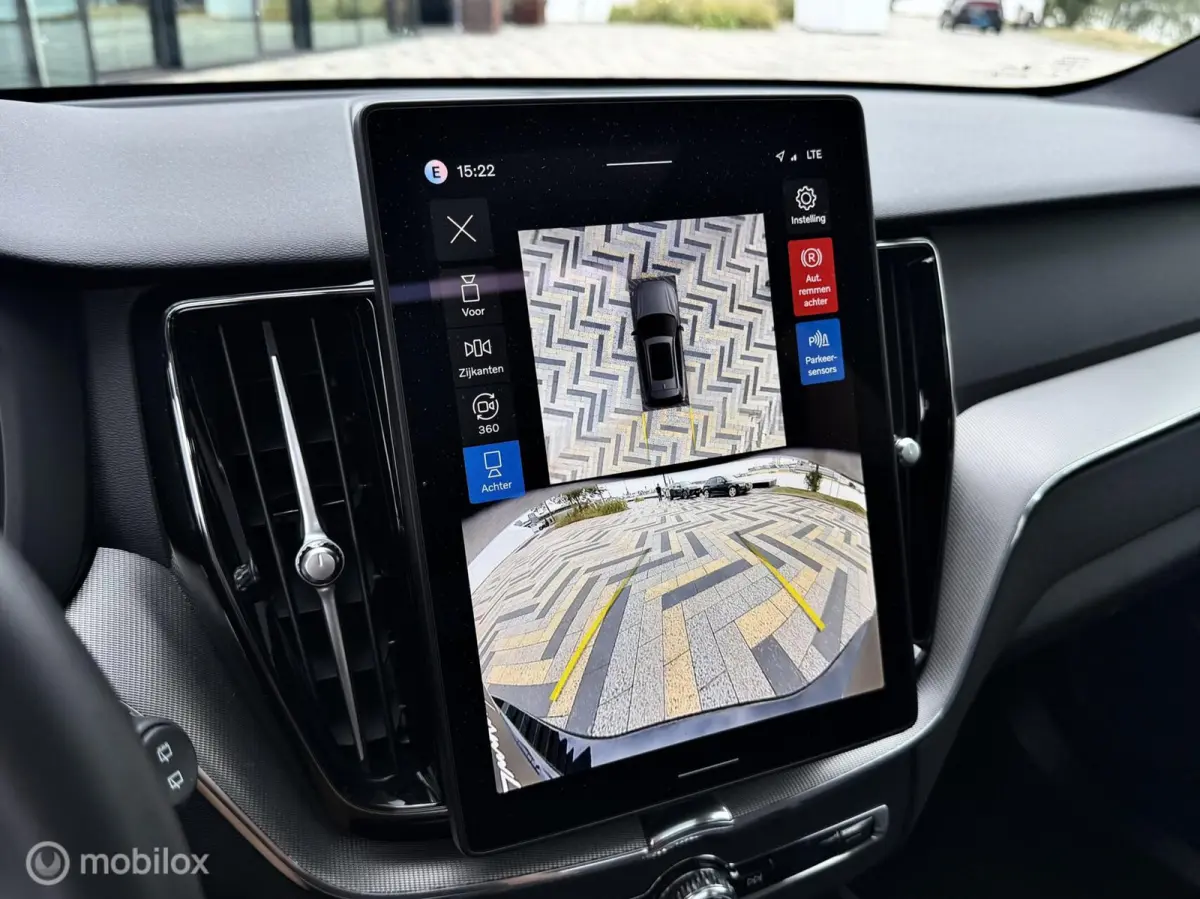 2.0 T8 Plug-in hybrid AWD Ultra Black Pano