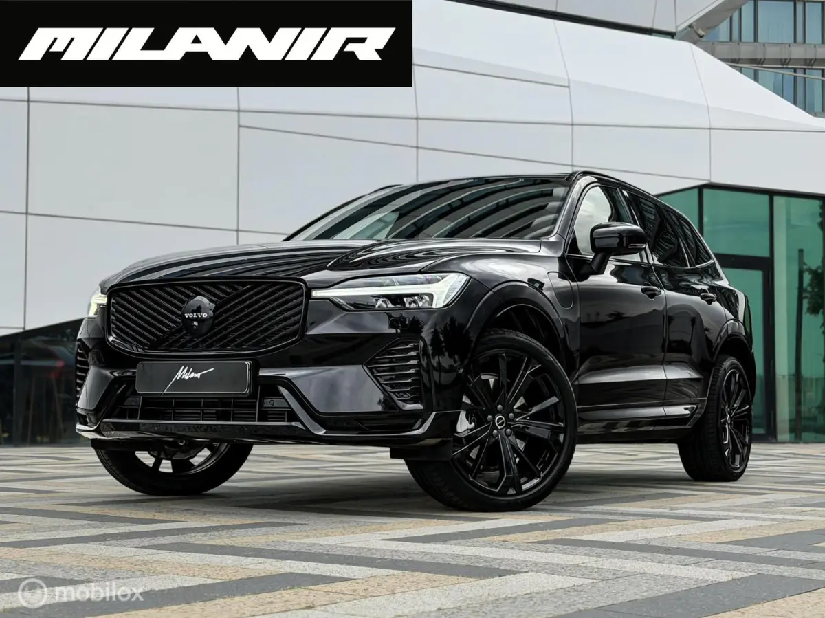 2.0 T8 Plug-in hybrid AWD Ultra Black Pano