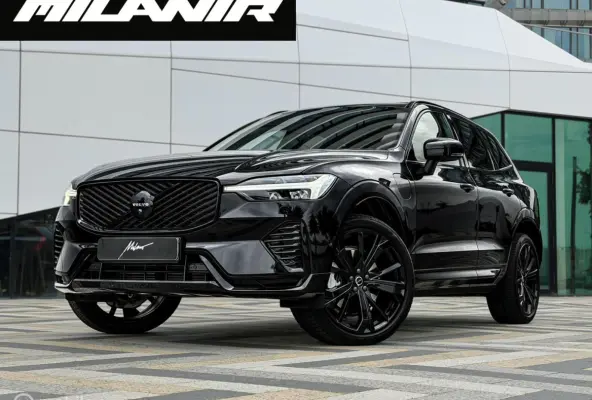 2.0 T8 Plug-in hybrid AWD Ultra Black Pano