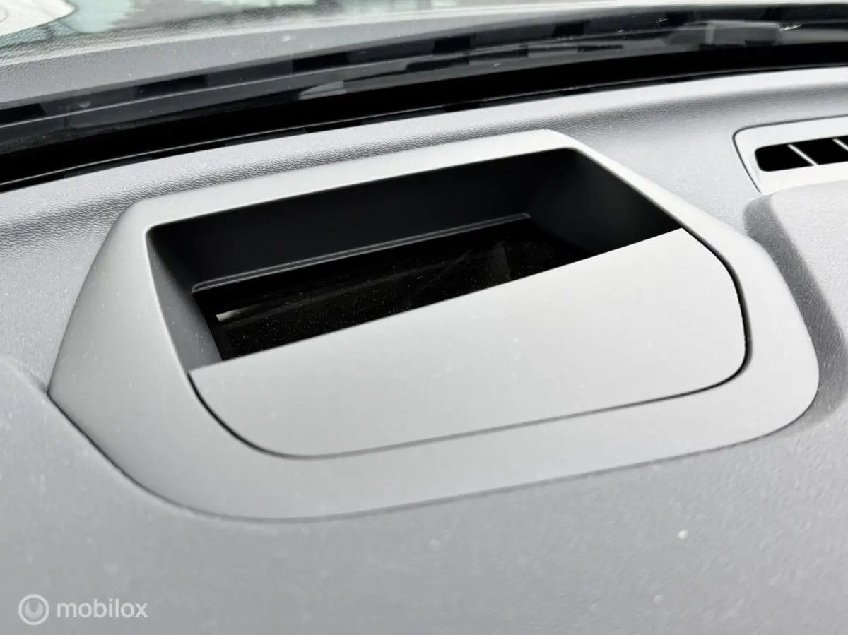 2.0 T8 Plug-in hybrid AWD Ultra Black Pano