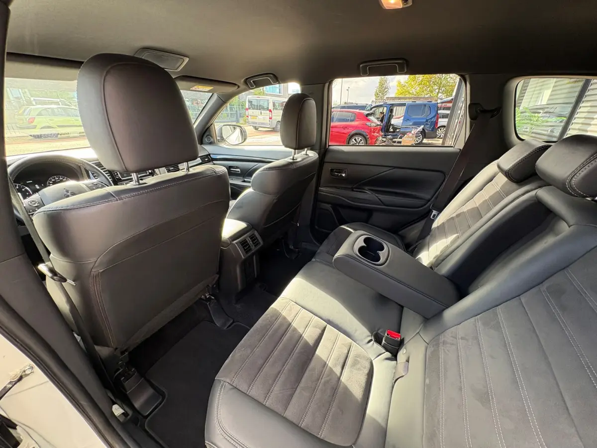 2.0 Benzine 4WD AUTOMAAT,LEER,CAMERA, 7 persoons