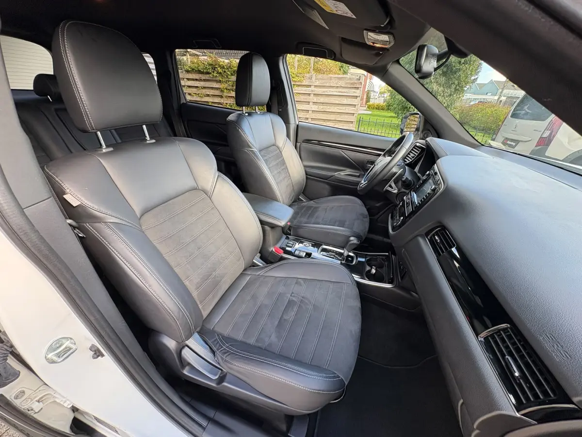 2.0 Benzine 4WD AUTOMAAT,LEER,CAMERA, 7 persoons