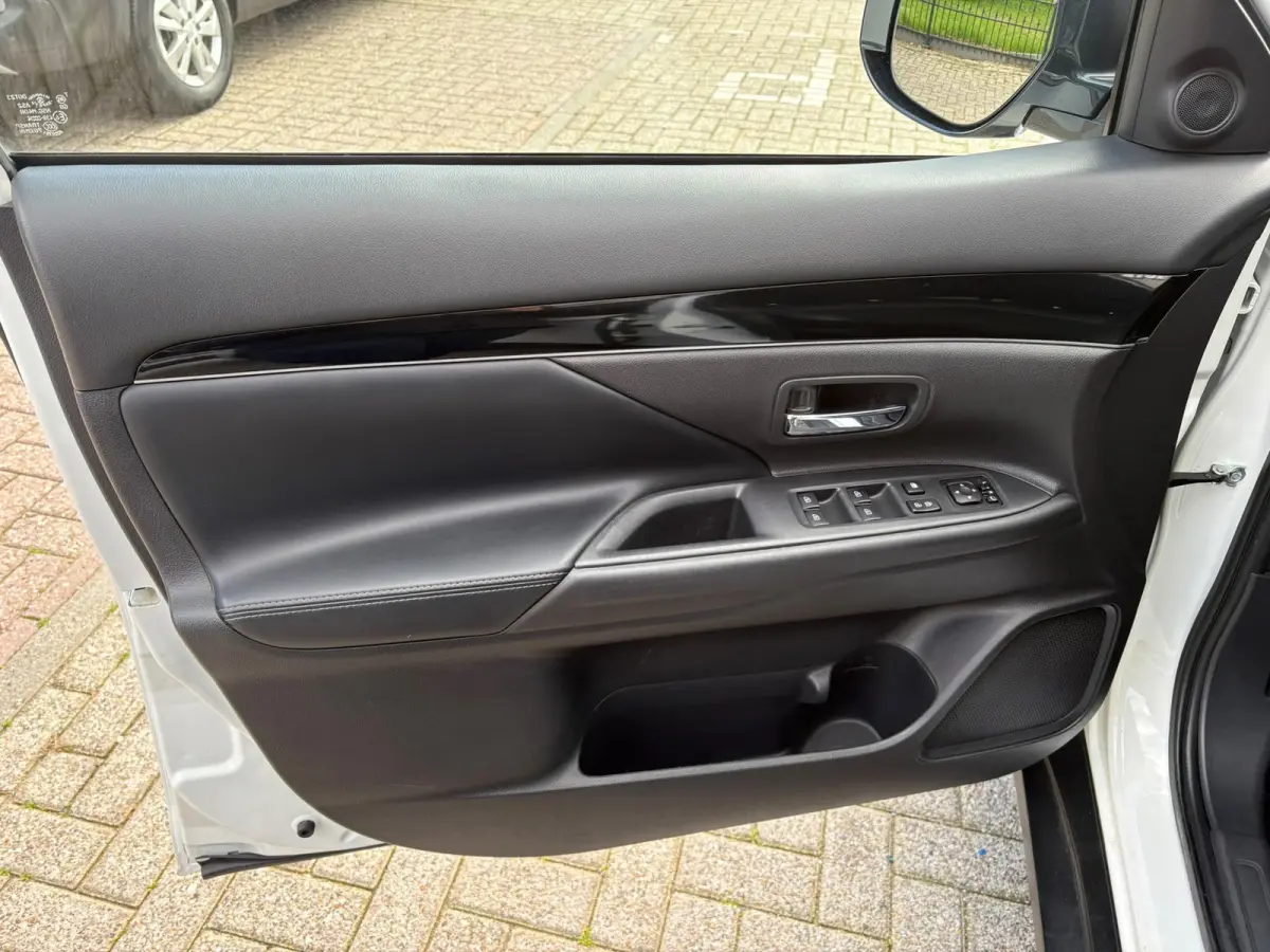 2.0 Benzine 4WD AUTOMAAT,LEER,CAMERA, 7 persoons