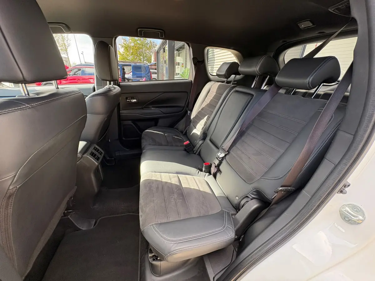 2.0 Benzine 4WD AUTOMAAT,LEER,CAMERA, 7 persoons
