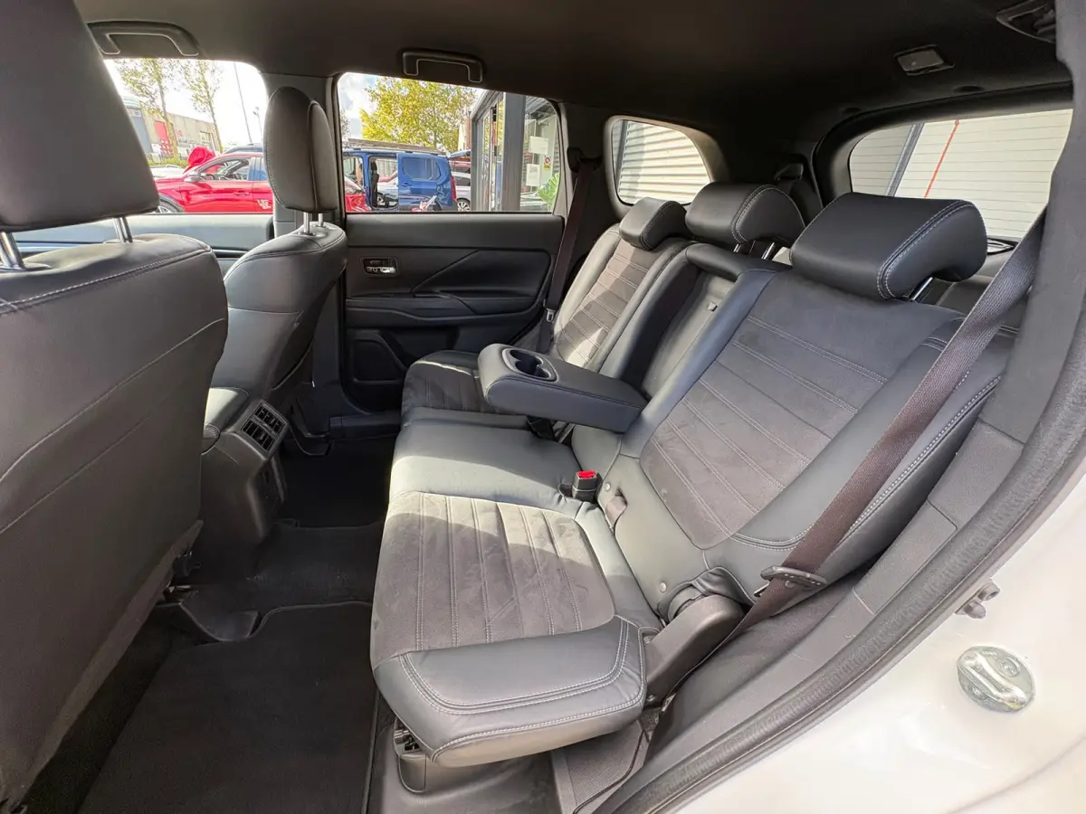 2.0 Benzine 4WD AUTOMAAT,LEER,CAMERA, 7 persoons