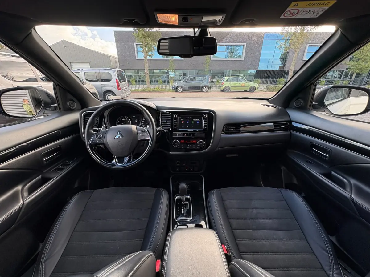 2.0 Benzine 4WD AUTOMAAT,LEER,CAMERA, 7 persoons