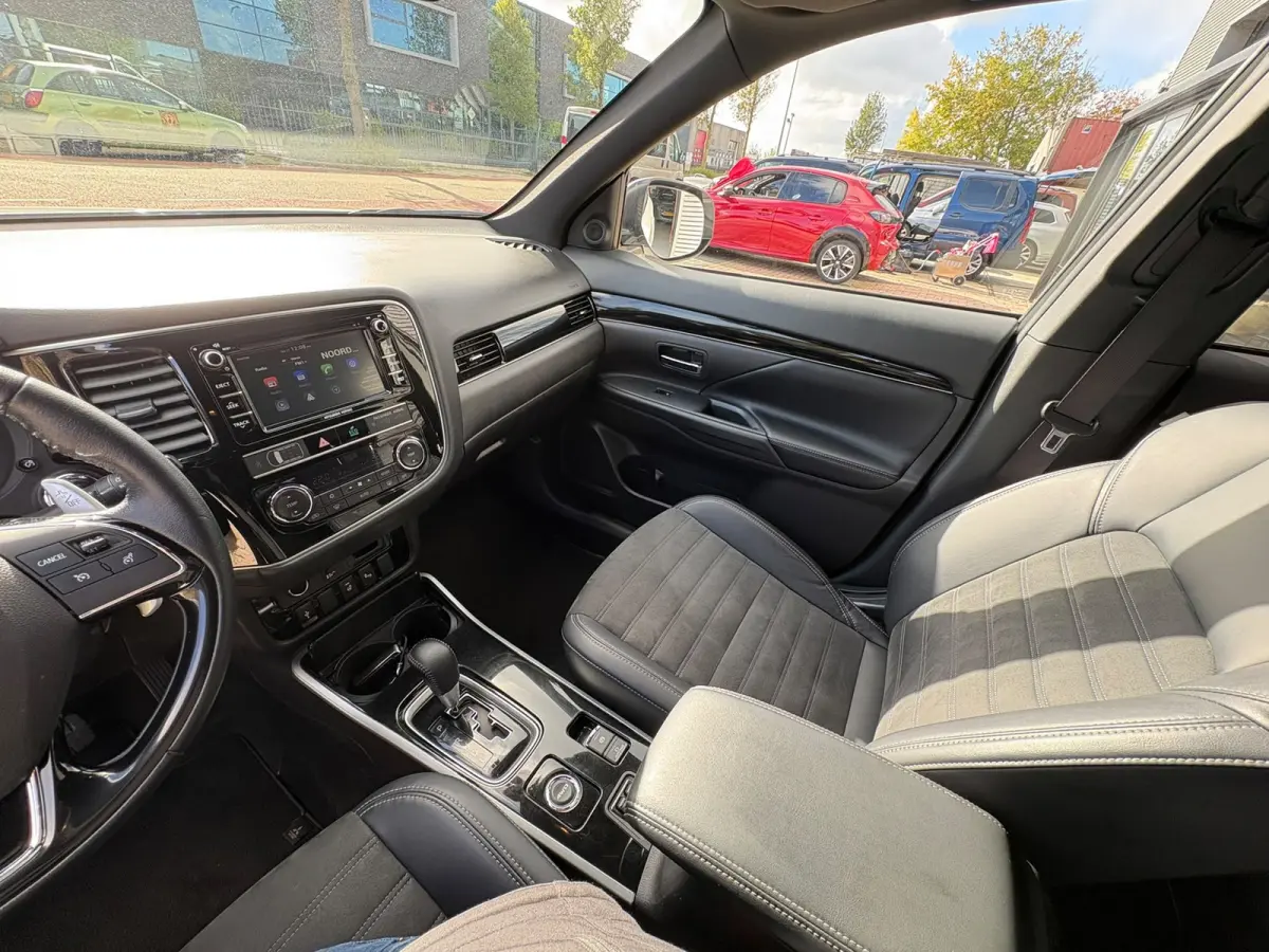 2.0 Benzine 4WD AUTOMAAT,LEER,CAMERA, 7 persoons