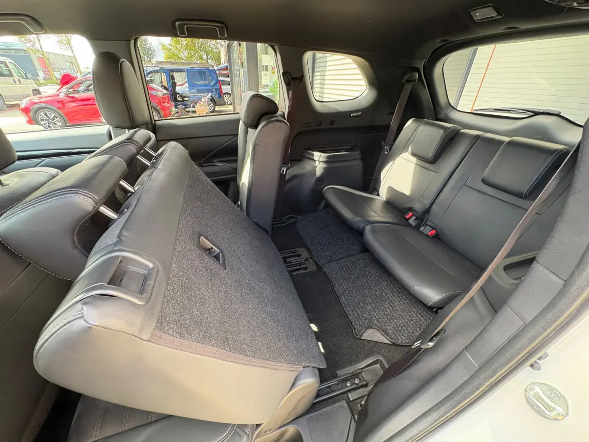 2.0 Benzine 4WD AUTOMAAT,LEER,CAMERA, 7 persoons