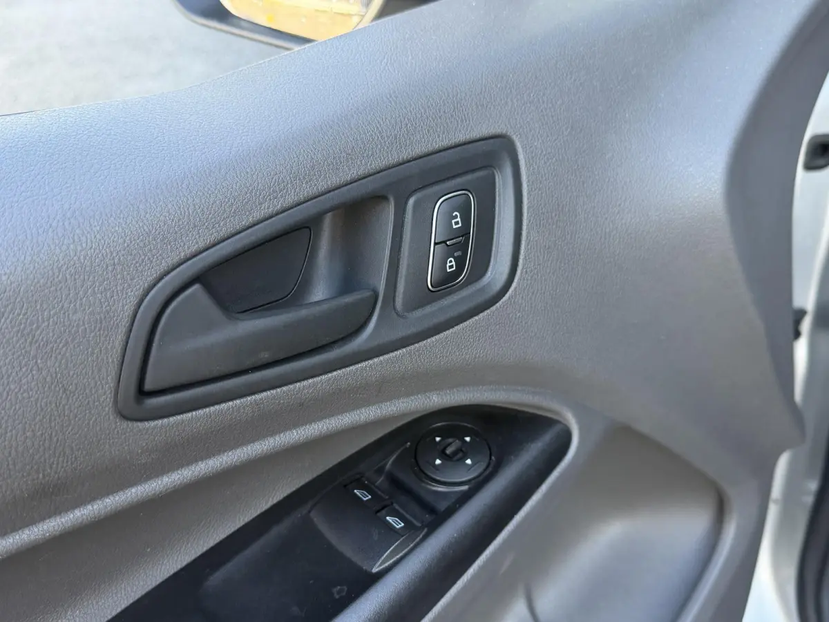 1.5 EcoBlue L2 Trend AIRCO / CRUISE CONTROLE / CARPLAY / STOELVERWARMING / LEES TEKST
