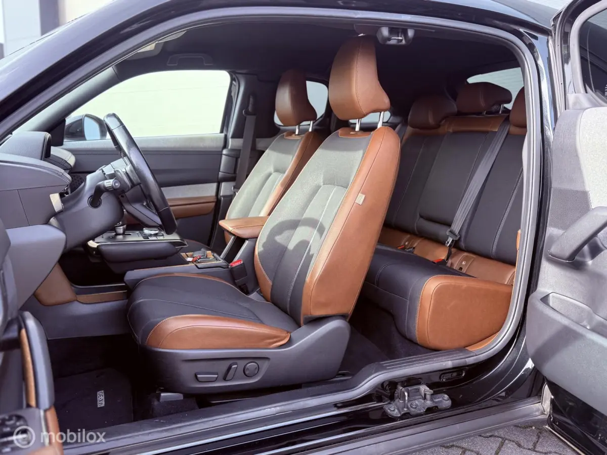 e-SkyActiv 145 | SOH 93% | ACCUGARANTIE | HUD | STOEL- & STUURVERWARMING | ADAPTIVE CRUISE | CAMERA | KEYLESS