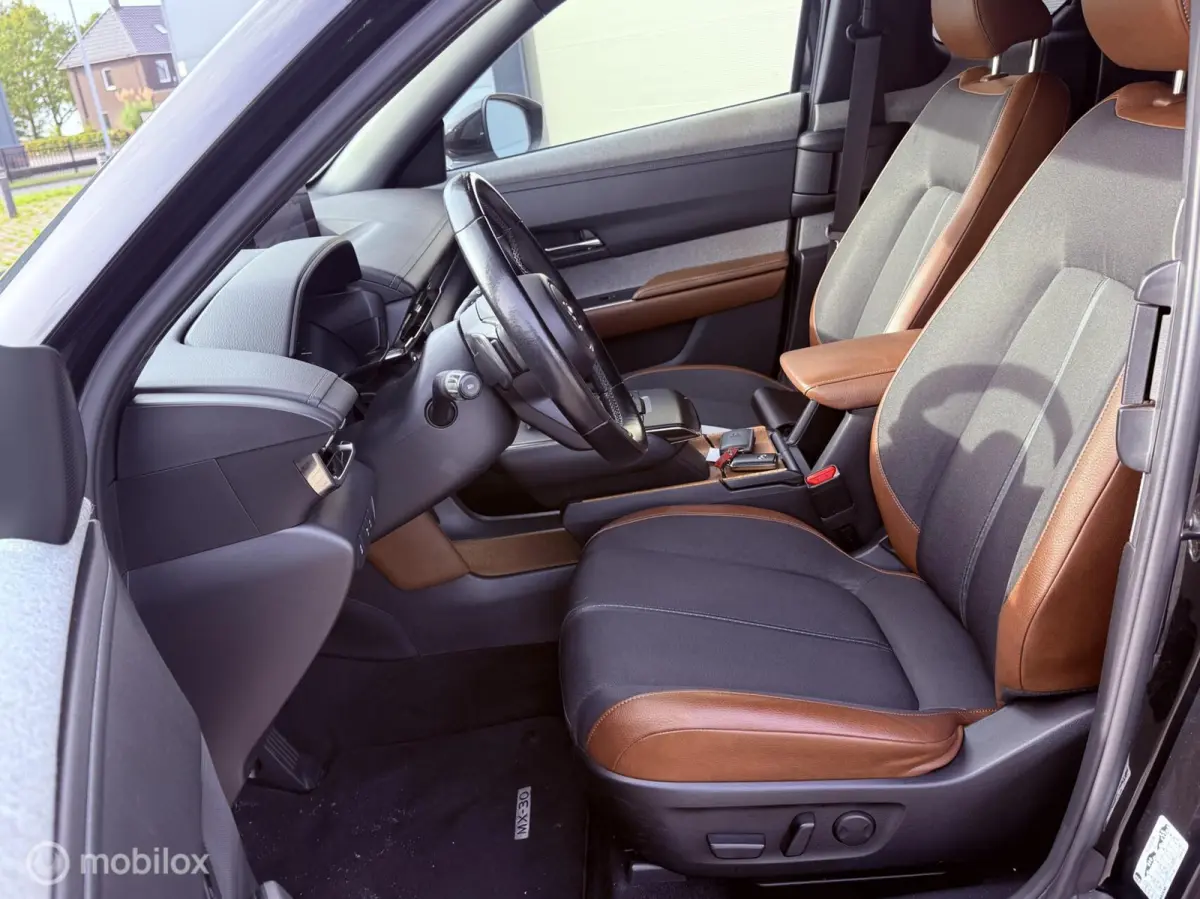 e-SkyActiv 145 | SOH 93% | ACCUGARANTIE | HUD | STOEL- & STUURVERWARMING | ADAPTIVE CRUISE | CAMERA | KEYLESS