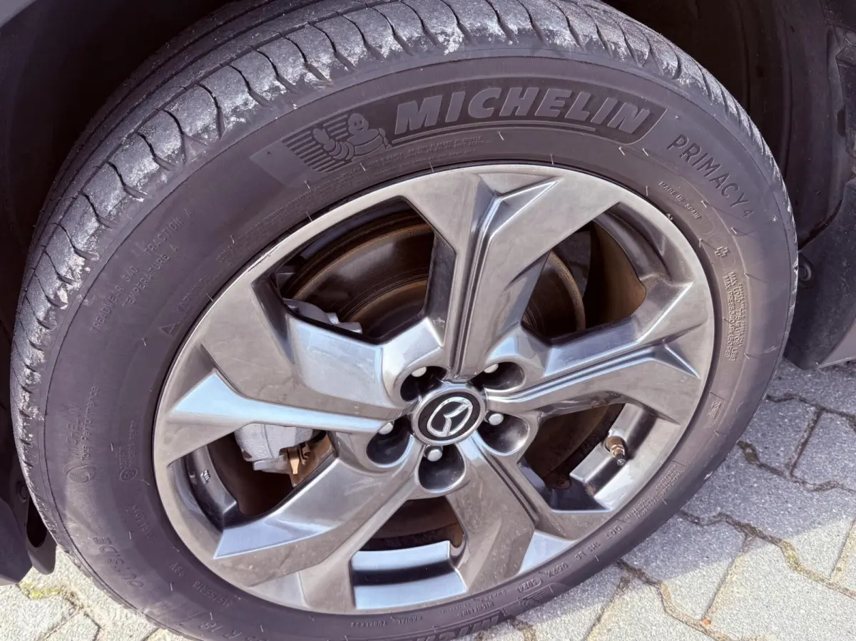 e-SkyActiv 145 | SOH 93% | ACCUGARANTIE | HUD | STOEL- & STUURVERWARMING | ADAPTIVE CRUISE | CAMERA | KEYLESS