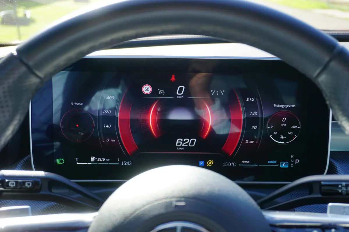 300 AMG Line in nieuwstaat |BTW |Digital Light |Burmester geluid |Panoramadak |Selenietgrijs |19" AMG velgen |1e eigenaar |258 pk |Camera |Cruise |Navi