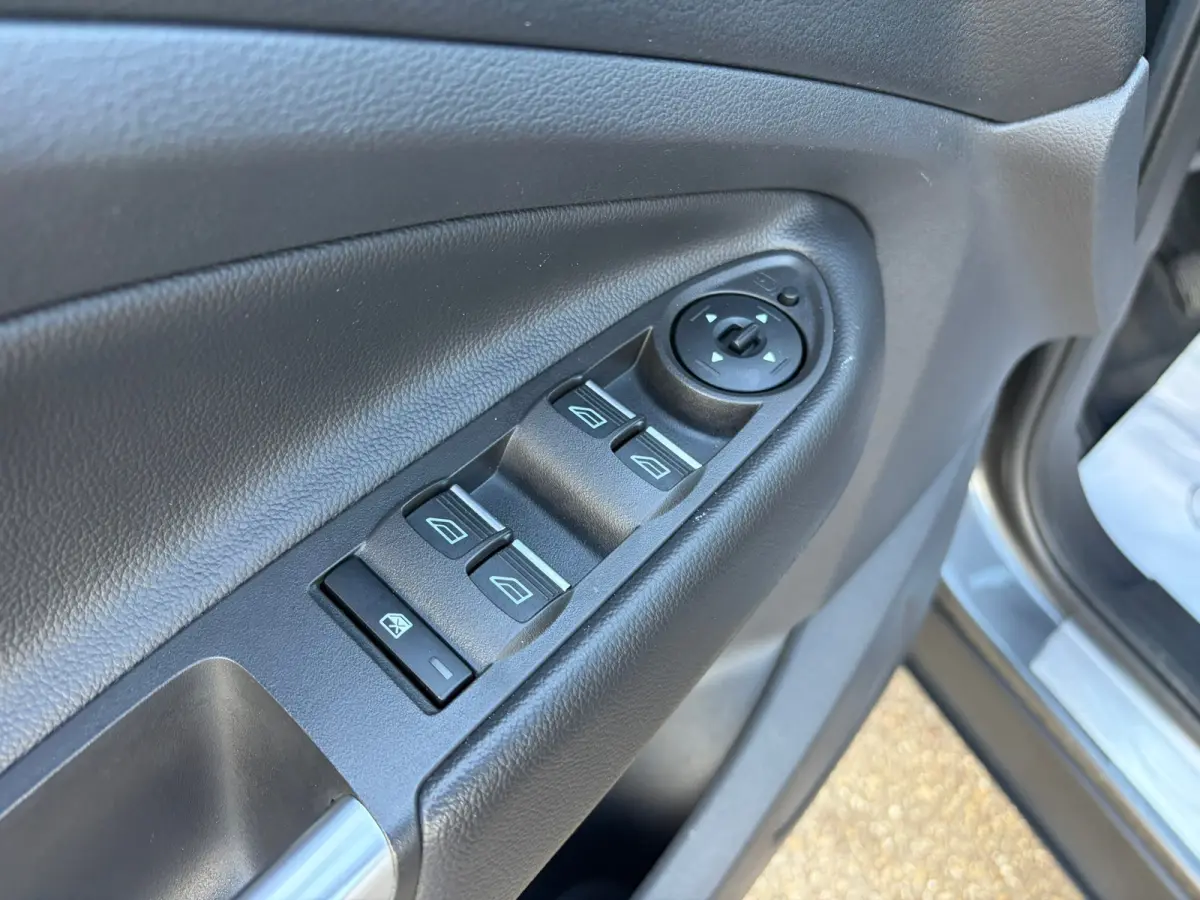 1.5 EcoBoost Titanium|Rijklaar prijs|Trekhaak|Elek. klep|Sensoren|Carplay|