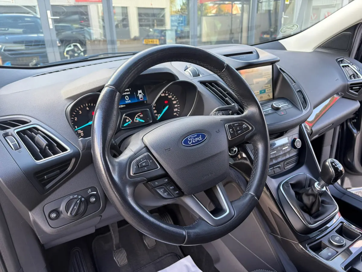 1.5 EcoBoost Titanium|Rijklaar prijs|Trekhaak|Elek. klep|Sensoren|Carplay|