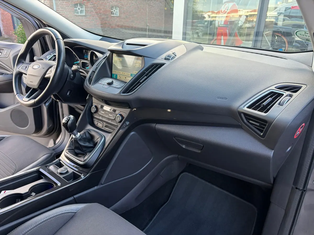 1.5 EcoBoost Titanium|Rijklaar prijs|Trekhaak|Elek. klep|Sensoren|Carplay|