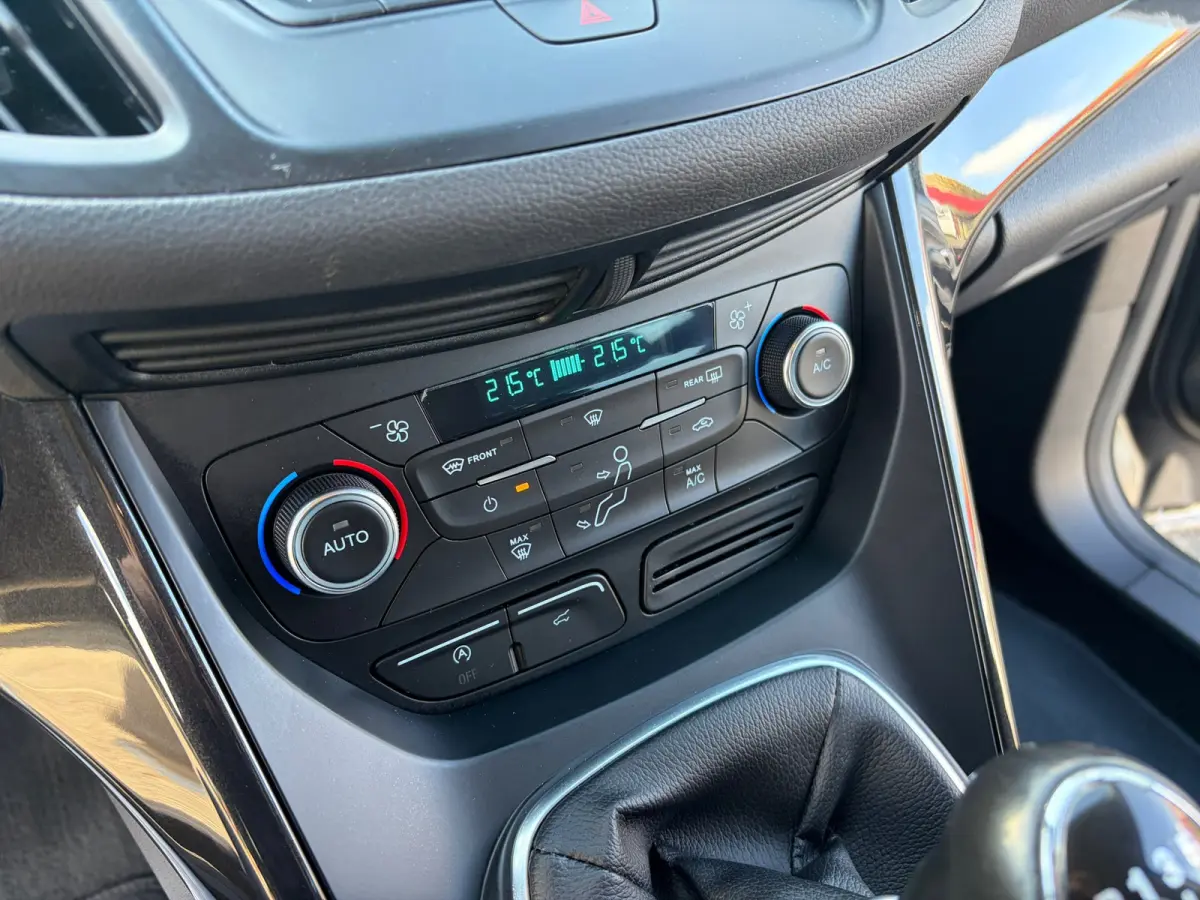 1.5 EcoBoost Titanium|Rijklaar prijs|Trekhaak|Elek. klep|Sensoren|Carplay|
