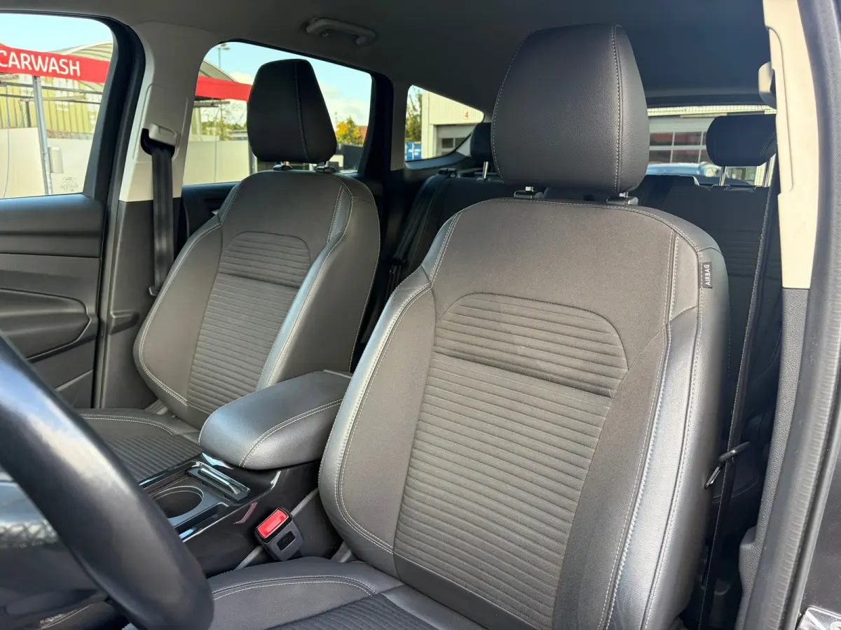 1.5 EcoBoost Titanium|Rijklaar prijs|Trekhaak|Elek. klep|Sensoren|Carplay|