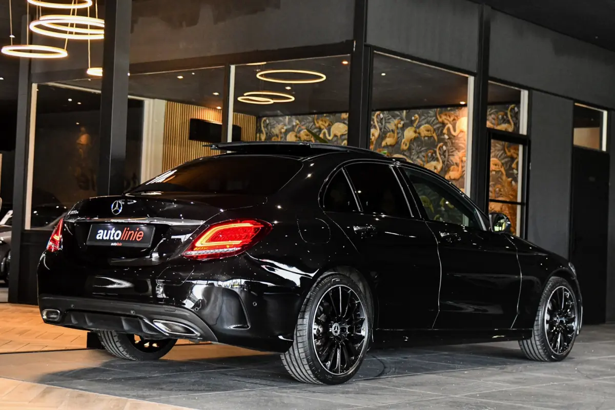 300 e AMG Night Edition, Pano, Luchtvering, Burmester, 360, Virtual, Multibeam, Keyless. CarPlay!