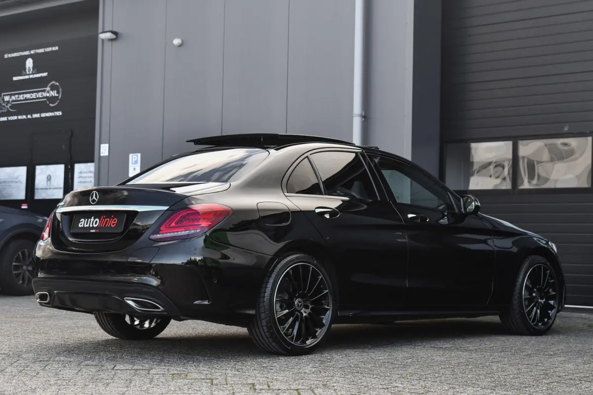 300 e AMG Night Edition, Pano, Luchtvering, Burmester, 360, Virtual, Multibeam, Keyless. CarPlay!