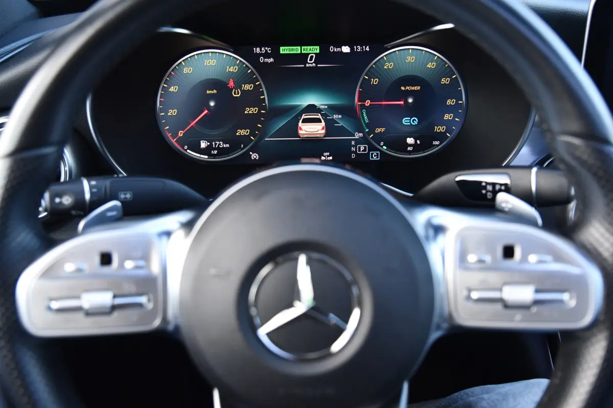 300 e AMG Night Edition, Pano, Luchtvering, Burmester, 360, Virtual, Multibeam, Keyless. CarPlay!