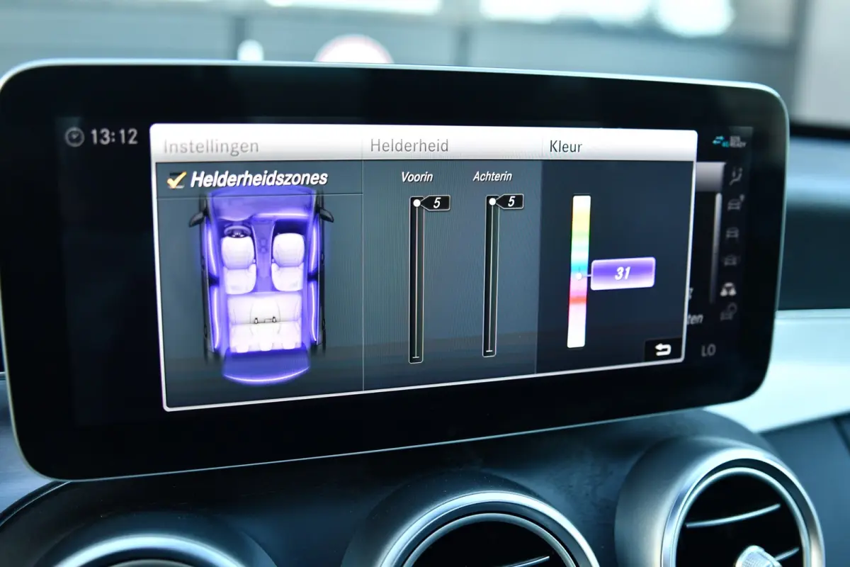 300 e AMG Night Edition, Pano, Luchtvering, Burmester, 360, Virtual, Multibeam, Keyless. CarPlay!