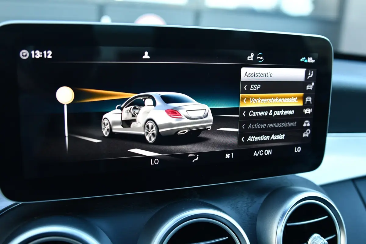 300 e AMG Night Edition, Pano, Luchtvering, Burmester, 360, Virtual, Multibeam, Keyless. CarPlay!