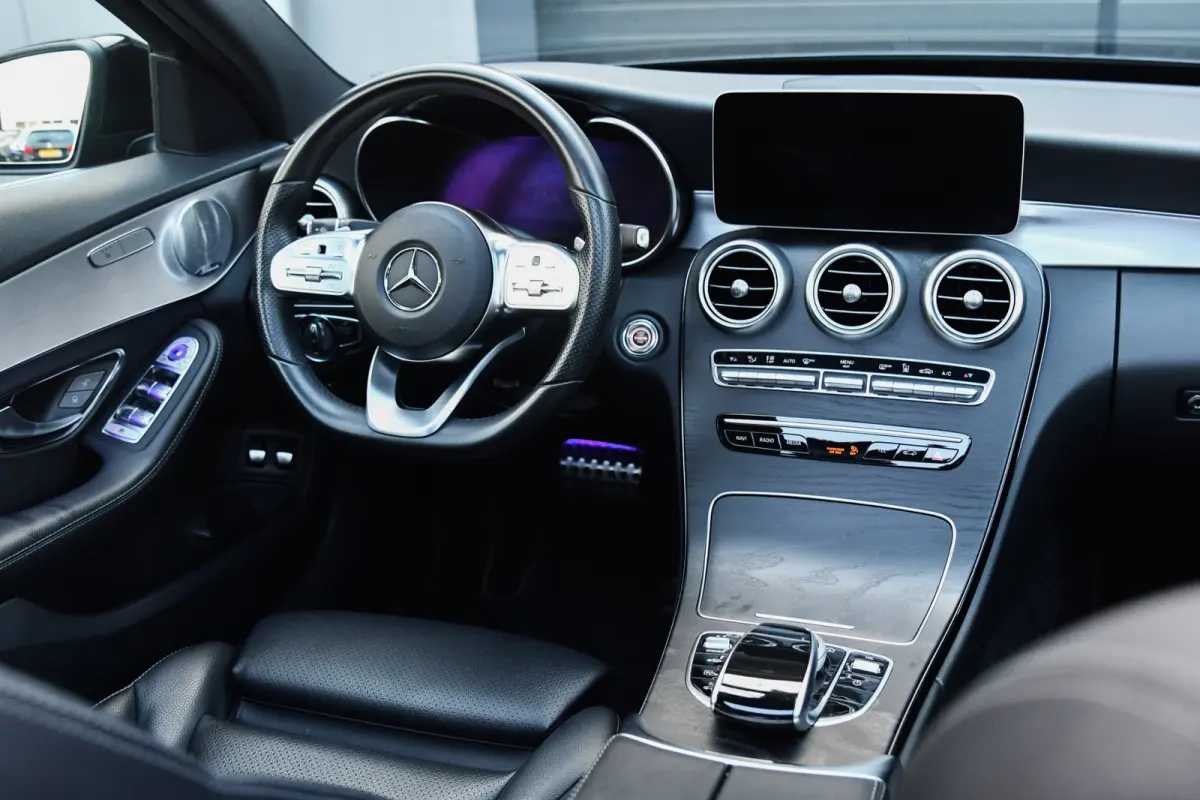 300 e AMG Night Edition, Pano, Luchtvering, Burmester, 360, Virtual, Multibeam, Keyless. CarPlay!