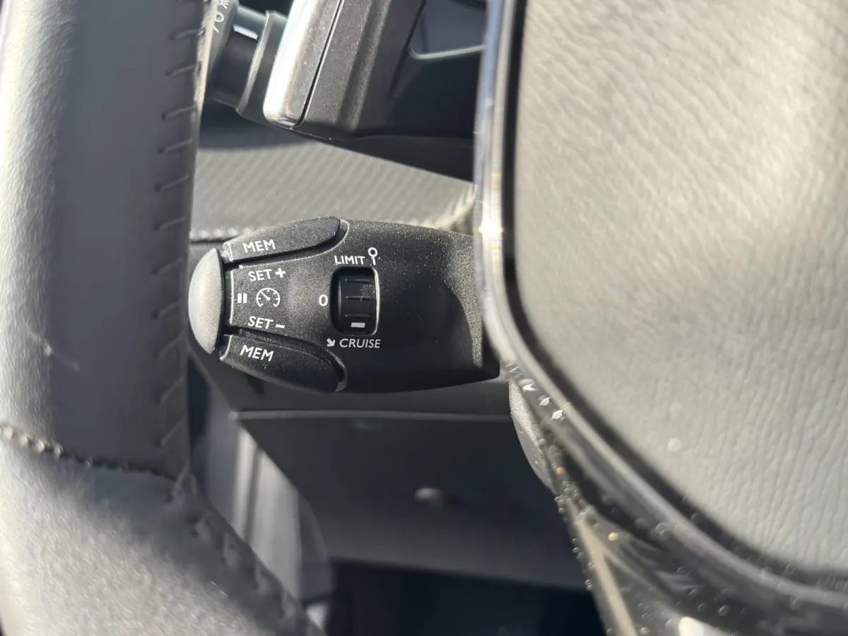 1.2 PureTech Active Pack | Cruise control | Parkeerhulp | Apple Carplay/Android Auto