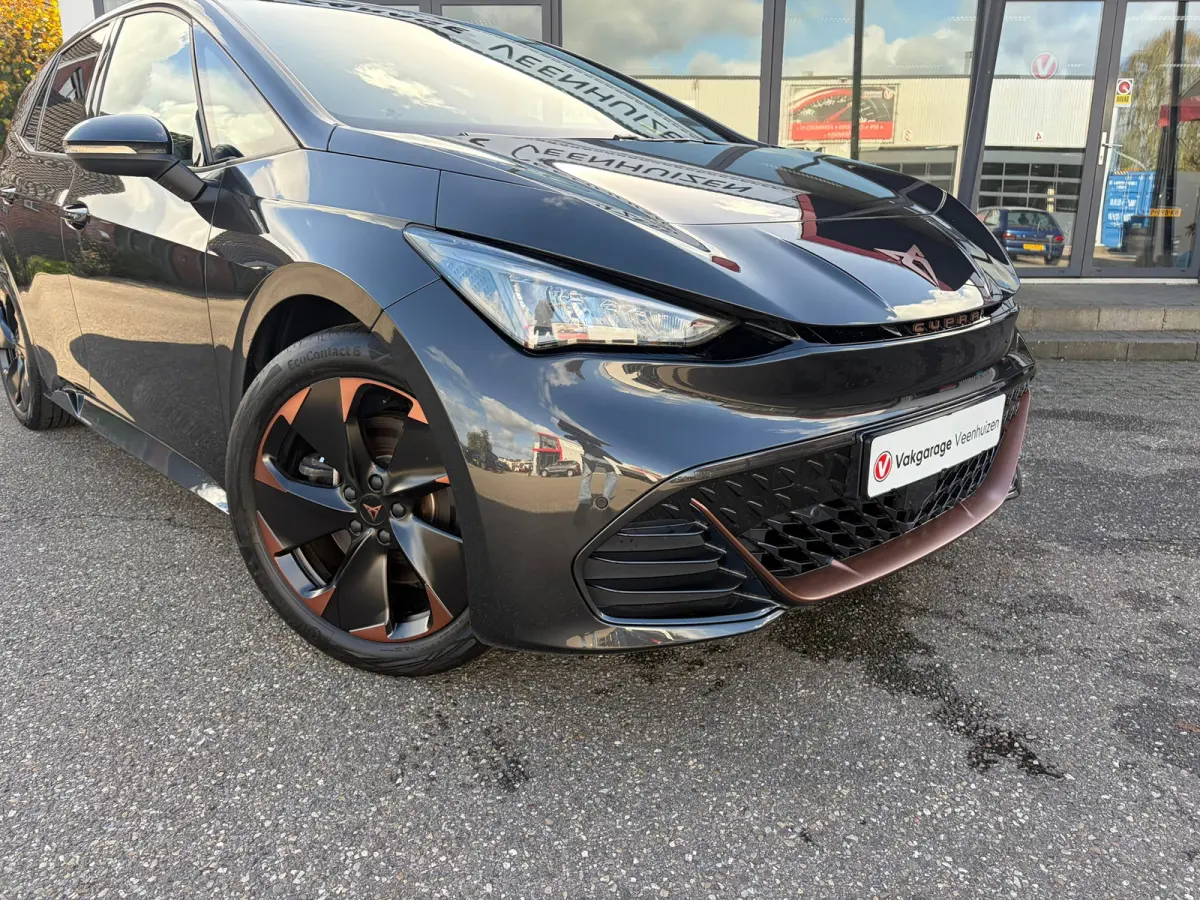 Performance 62 kWh |Rijklaar prijs|Camera|ACC|Stoel/stuur verw.|Carplay|