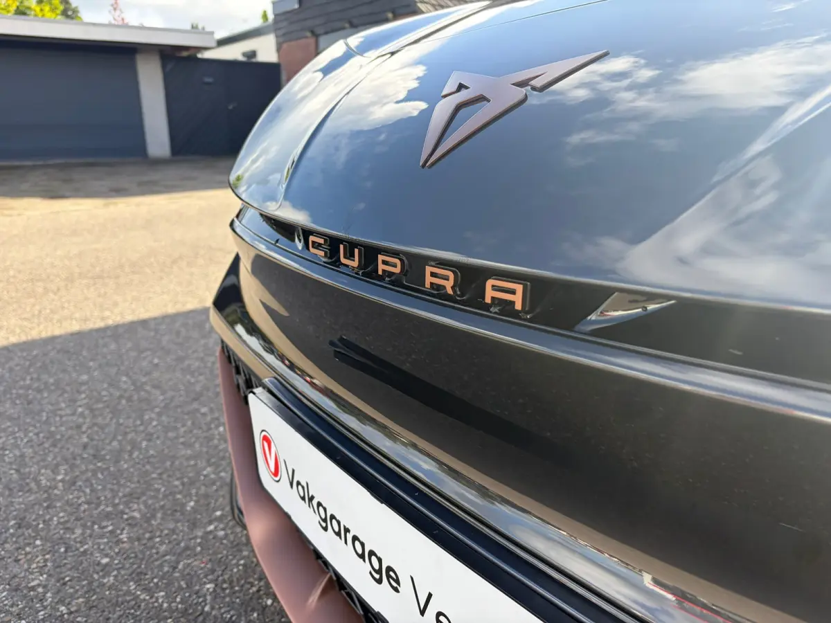 Performance 62 kWh |Rijklaar prijs|Camera|ACC|Stoel/stuur verw.|Carplay|
