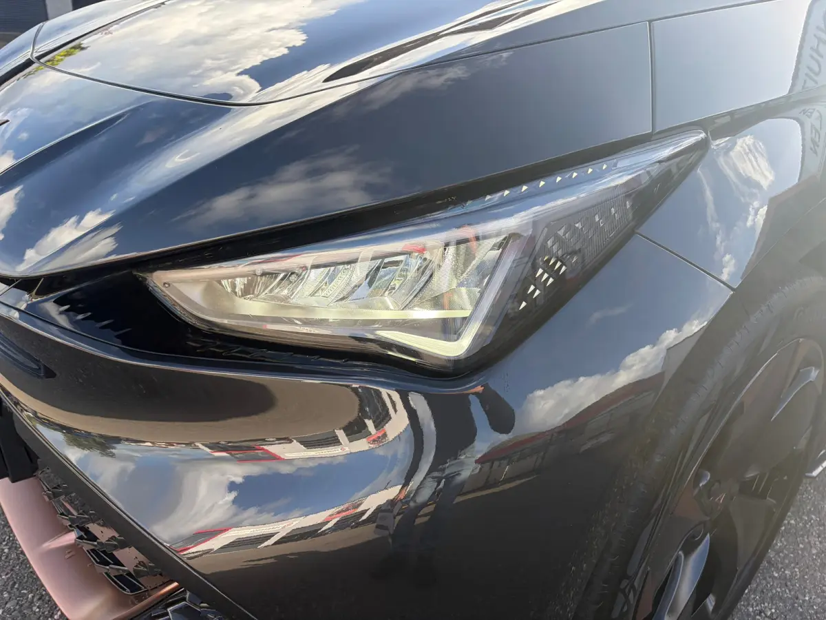 Performance 62 kWh |Rijklaar prijs|Camera|ACC|Stoel/stuur verw.|Carplay|